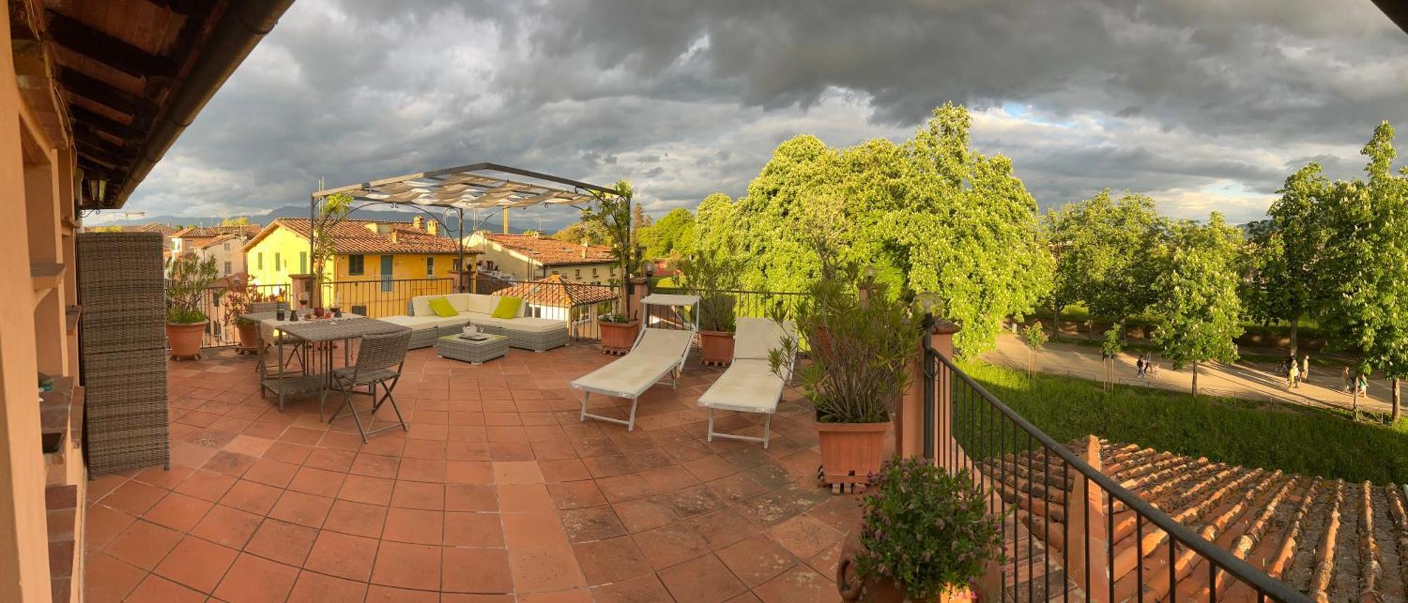 La Terrazza Fra Le Torri Apartment Lucca Exterior photo